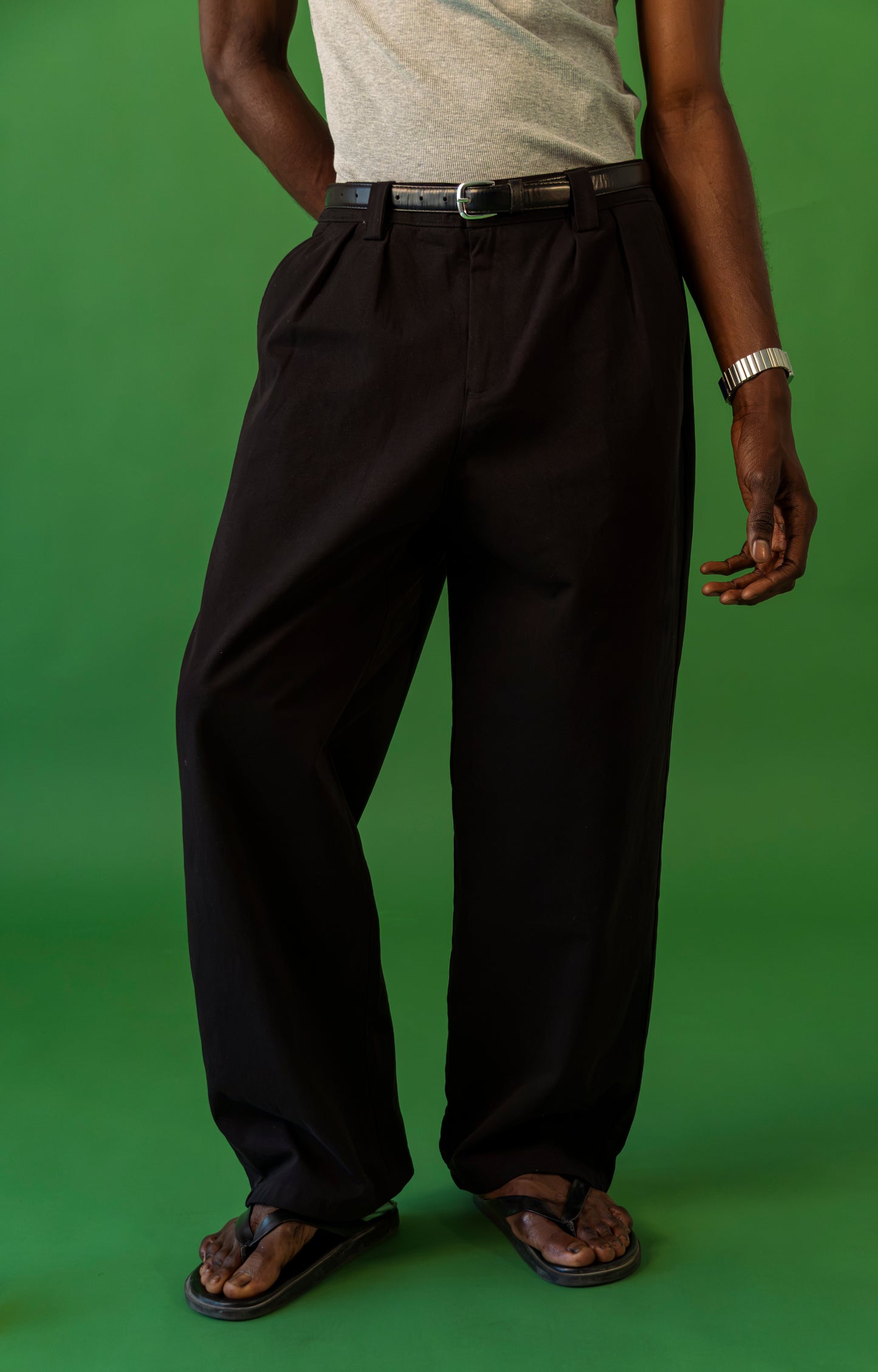 BLACK PLEATED PANTS