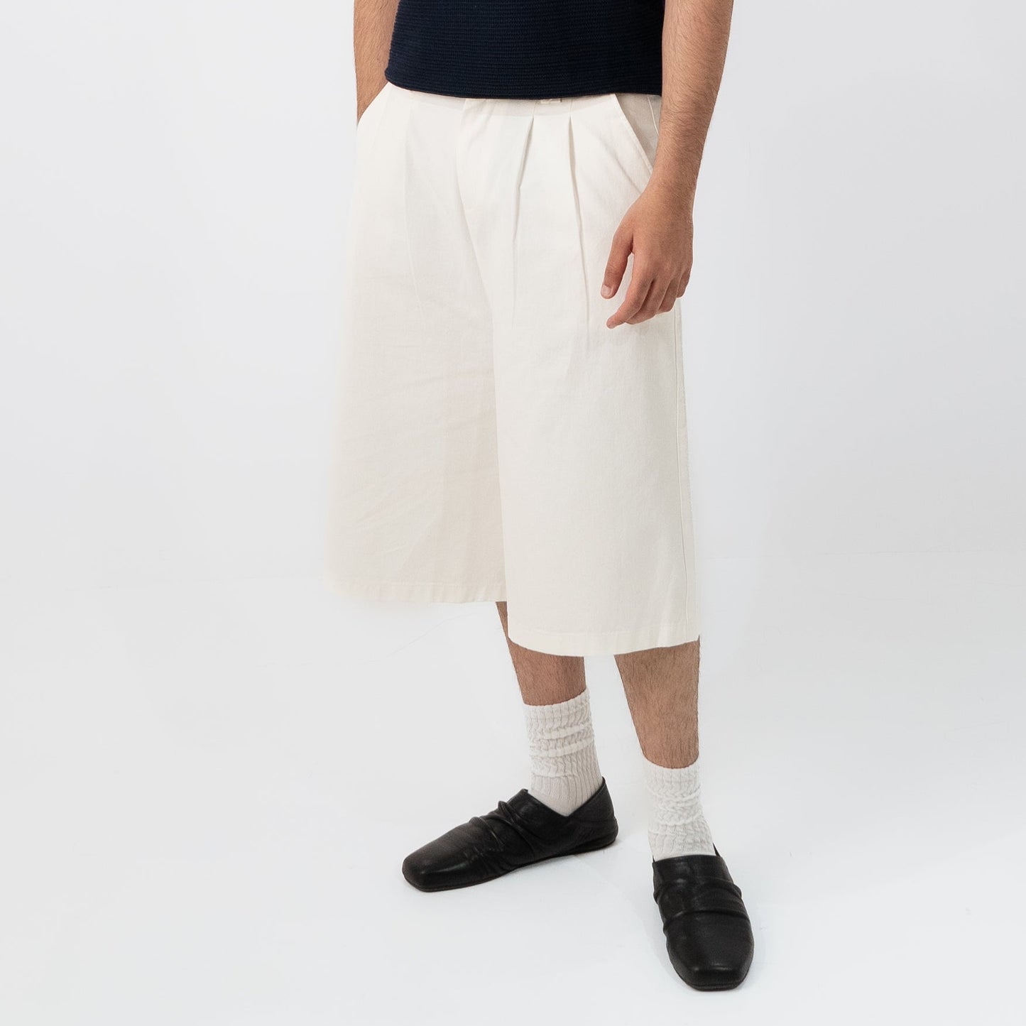 Giant Pleated short