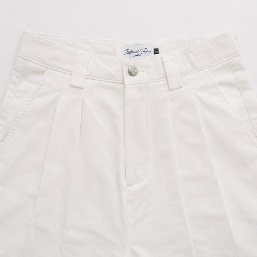Giant Pleated short